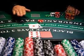 Different blackjack variations showing rule differences and table options